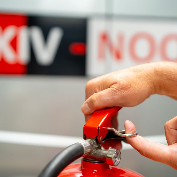 Blusmiddelen en noodverlichting